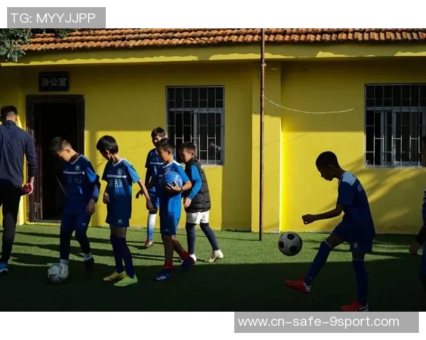 探索百变足球的拼接技巧如何轻松打造完美足球的秘诀